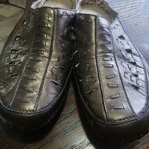 Easy Spirit Bronze Shoes Size 10M